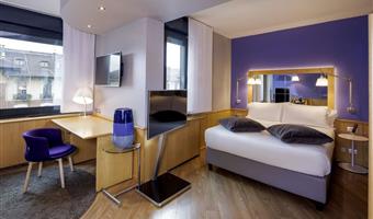 1 queen size bed and 1 single bed, non smoking