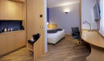 1 queen and 1 single, non-smoking