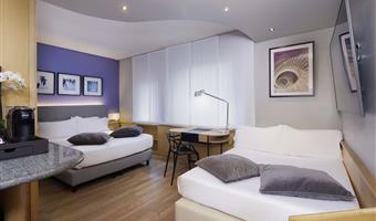 1 queen 1 french size bed 140 cm, non-smoking