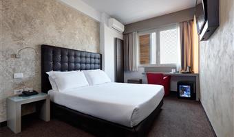 1 double bed, non-smoking, economy room, small room