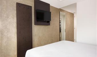 1 double bed, non-smoking, economy room, small room