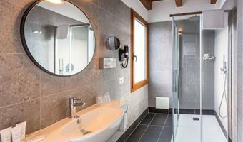 1 king size bed, non-smoking room, superior room, single sofa bed
