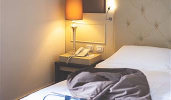 1 single bed, non-smoking, french size bed, classic room, smart tv 43