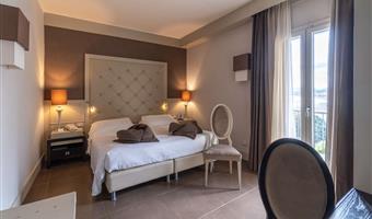 1 king bed, non-smoking, superior room, gulf view, smart tv 43