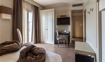 1 king bed, non-smoking, superior room, gulf view, smart tv 43