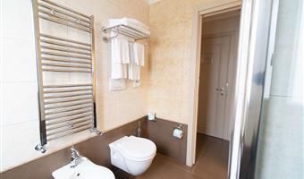 1 king bed, non-smoking, superior room, gulf view, smart tv 43