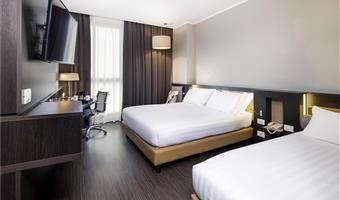 1 queen and 1 single, non-smoking, standard room, free wireless internet