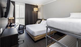 1 queen bed, non-smoking, family room, bunk beds, wi-fi