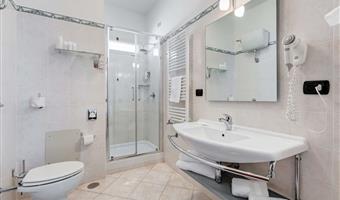 1 queen 2 single beds, family room