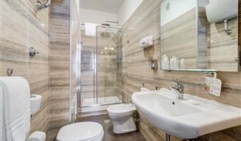 1 single bed, standard room, free wi-fi, kettle, free gym access