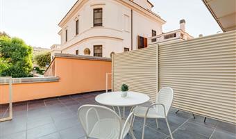 1 queen bed, deluxe room, balcony