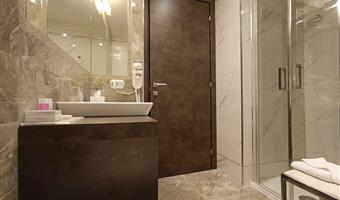 1 double bed, non-smoking, classic room, small room