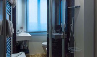 1 queen bed, non-smoking, executive room, free minibar, parquet floor, free parking