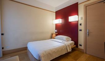 1 single bed, french bed