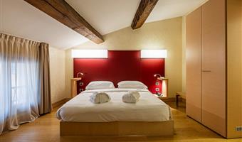 1 king bed, superior room