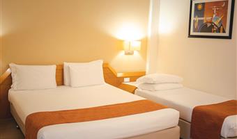 1 queen and 1 single, coffee maker, wi-fi, flat screen television, air-conditioned