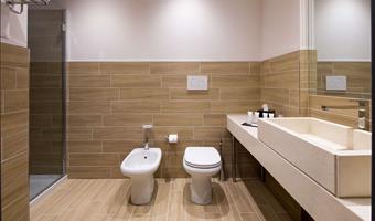 suite-1 queen 1 single, non-smoking, living area, walk in closet, 2 bathrooms, free spa access