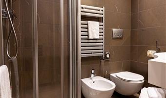1 king bed, non-smoking, executive room