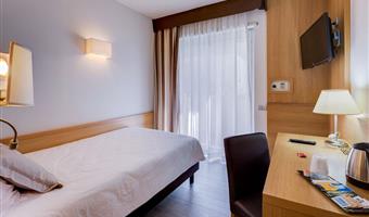 1 single bed, non-smoking, classic room, french size bed