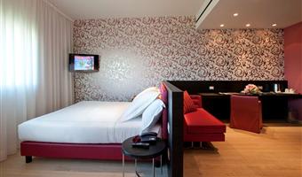 1 king bed, junior suite, prestige room, jacuzzi, dining area, sound proof windows, wi-fi