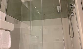 1 king bed, standard room, twin on request, wi-fi, sound proof windows, safety box
