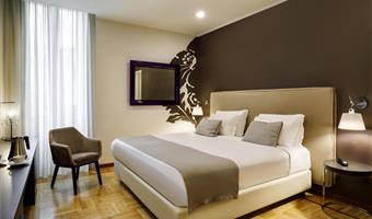 1 queen bed, non-smoking, superior room, free room service