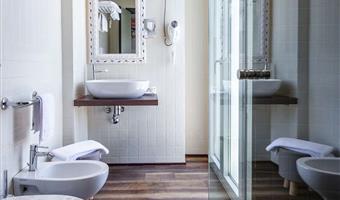 1 king 2 single bunkbed, deluxe room, balcony, sea view, twin on request