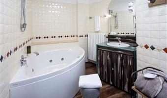 penthouse apartment - 1 king 1 double bed, penthouse, front sea view, two bedrooms, 2 bathrooms, jacuzzi, sofabed