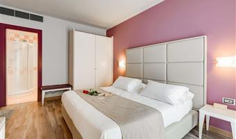 1 queen bed, superior room, balcony