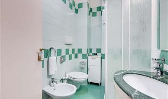 1 king bed, standard room, twin on request