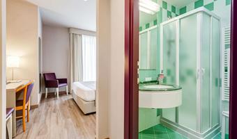 1 king bed, standard room, twin on request