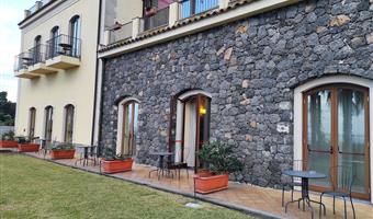 1 queen and 1 single, standard room