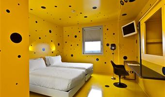 1 king bed, non-smoking, superior room, free minibar, bathrobe and slippers