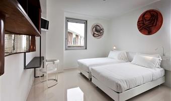 2 single beds, non-smoking, standard room, shower