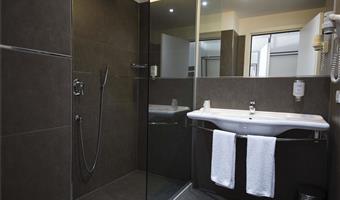 2 single beds, non-smoking, standard room, shower
