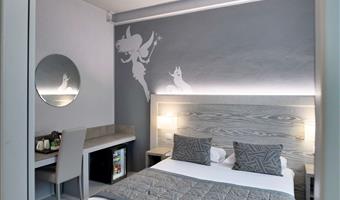 1 queen bed, standard room, convertible into two twin beds, non-smoking