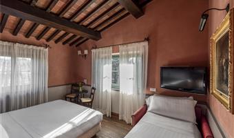 1 queen and 1 single, non-smoking, superior room, river view