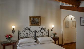 1 queen bed, non-smoking, classic room