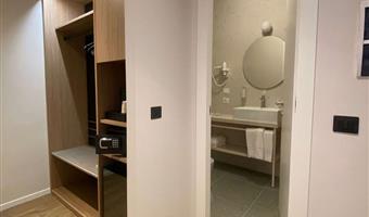 1 queen bed, non-smoking, comfort room