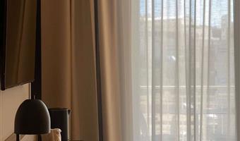 1 queen bed, non-smoking, comfort room