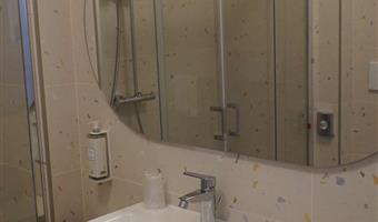 1 queen 3 single, non-smoking, family room, connecting rooms