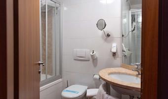 1 king bed, non-smoking, executive room, convertible into two twin beds, bathrobes and slippers