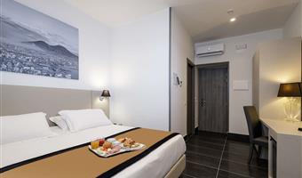 1 king bed, non-smoking, superior room, family room, sofabed