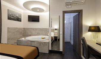 1 king bed, non-smoking, deluxe room, balcony, bathtub