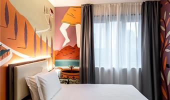 accessible - 1 single, mobility accessible, roll in shower, comfort room, non-smoking
