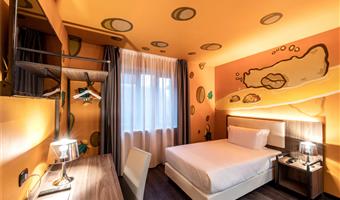 accessible - 1 single, mobility accessible, roll in shower, comfort room, non-smoking