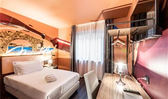 accessible - 1 single, mobility accessible, roll in shower, comfort room, non-smoking