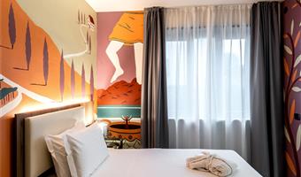 accessible - 1 single, mobility accessible, roll in shower, comfort room, non-smoking