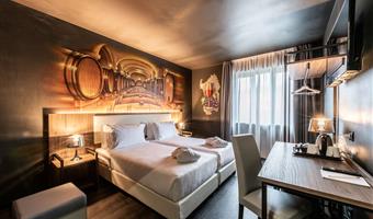 2 single beds, non-smoking, superior room, mini bar, bathrobe and slippers, coffee and tea maker
