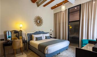 1 king bed, non-smoking, deluxe room